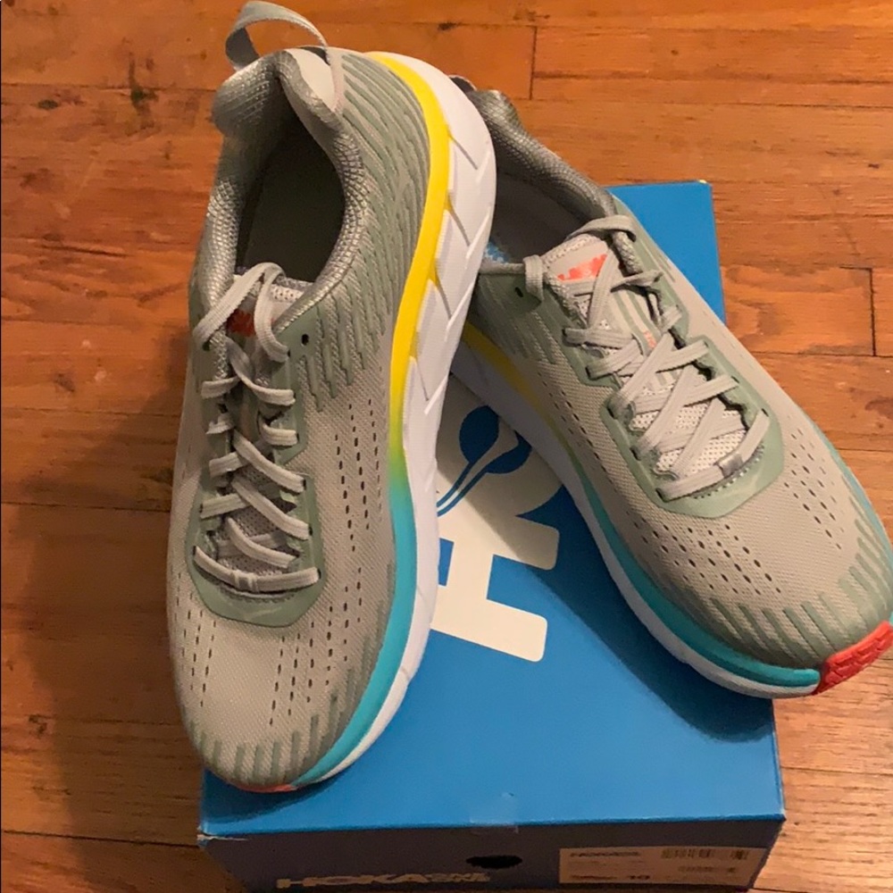 Women’s Hoka Clifton 5